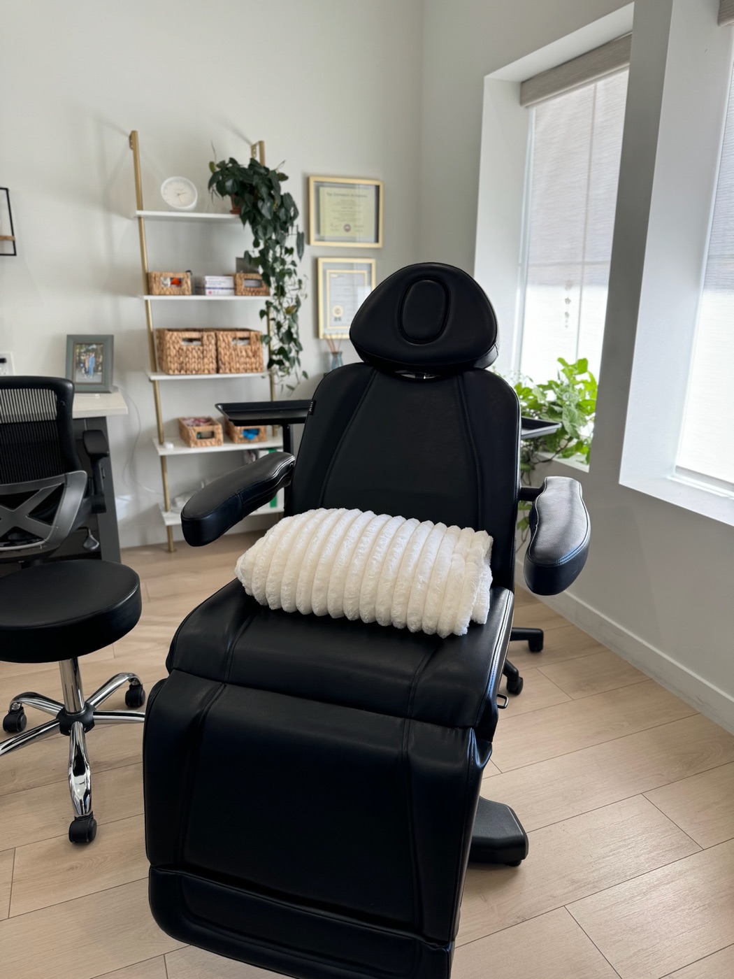 A calm treatment room at Mana Wellness